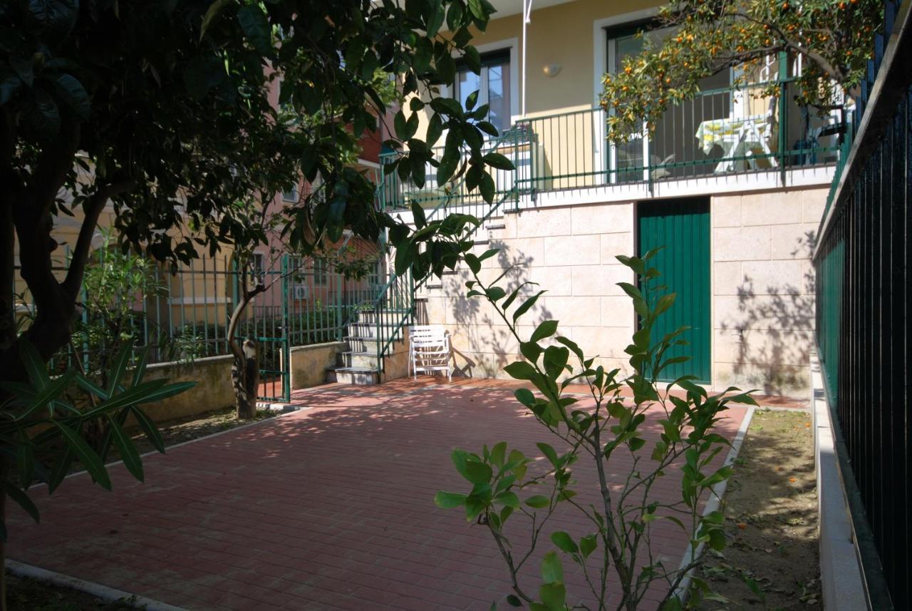 Appartamenti Con Giardino E Posto Auto Per Famiglie Finale Ligure Εξωτερικό φωτογραφία